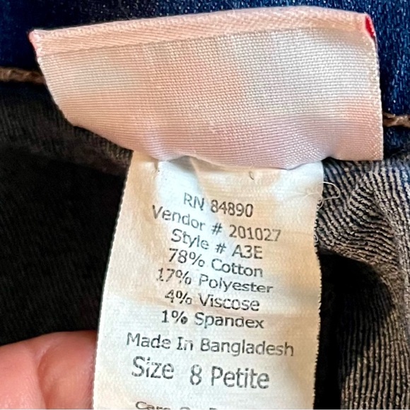 American Sweetheart Stone Washed Denim Stretch Capris Sz 8P - Picture 4 of 5